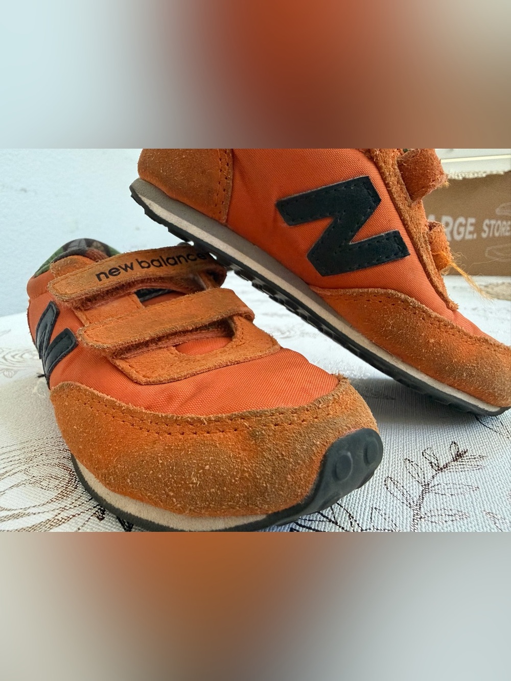 New Balance 410 Toddler Shoes Size 8 US Orange Suede Hook & Loop Sneakers - Picture 4 of 9
